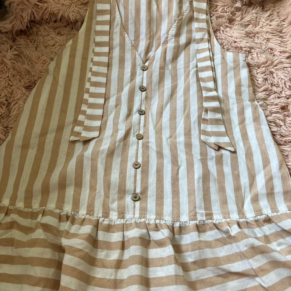 Striped Tan and White Dress OXL